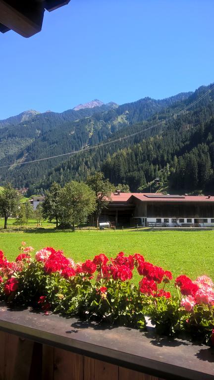 Haus Florian Apartment Mayrhofen Exterior foto